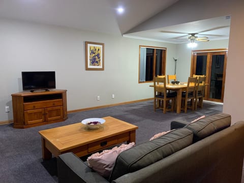 Huntington Holiday House Vacation rental in Hamilton