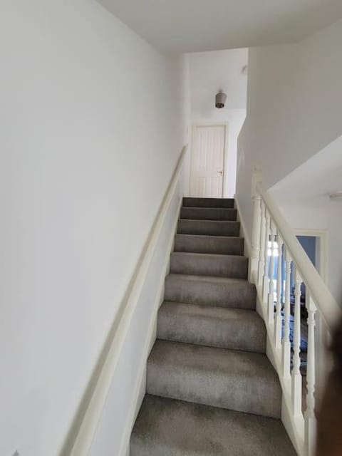 2 Bedroom end of terrace house Apartment in Telford