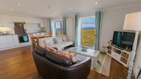 Chesil Beach Lodge Burton Bradstock Dorset DT64RJ Apartment hotel in West Dorset District