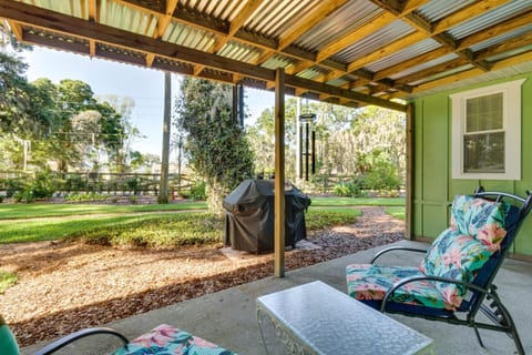 Mount Dora Tropical Escape Steps to Lake Gertrude House in Mount Dora