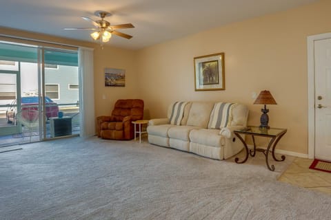 Cozy Cape Coral Condo Rental with Enclosed Lanai! Eigentumswohnung in North Fort Myers
