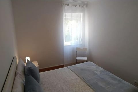 Lisboa/City/Sunny Apar/Metro/Airport/WiFi/Air Cond Apartment in Lisbon