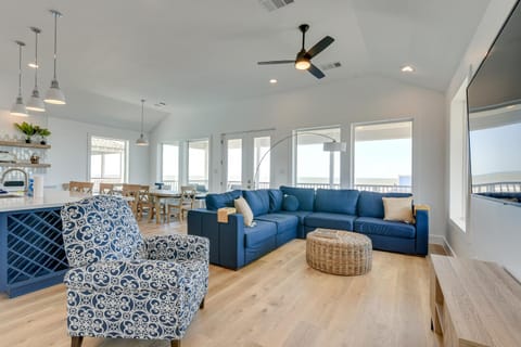 Modern Galveston Vacation Rental Steps to Beach! House in Galveston Island