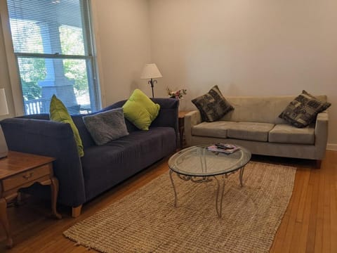 Spacious 3br Apt In Grand Old Home, Downtown Durham Wohnung in Durham