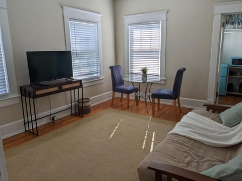 Efficiency In Grand Old Home, Downtown Durham Appartement in Durham