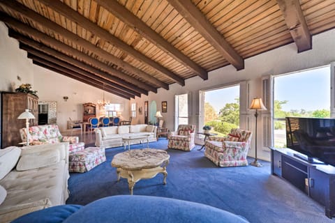 Hillside Manor House in Kerrville