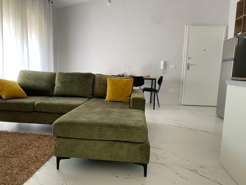 Shower, TV and multimedia, Balcony/Terrace, Living room, Quiet street view, bidet, kitchen