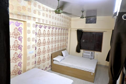 Goroomgo Bhagwan Das Varanasi Hotel in Varanasi