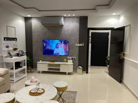 شقة غرفة وصالة دخول ذاتي ضمن فيلا سكنية حي الرمال Apartment hotel in Riyadh