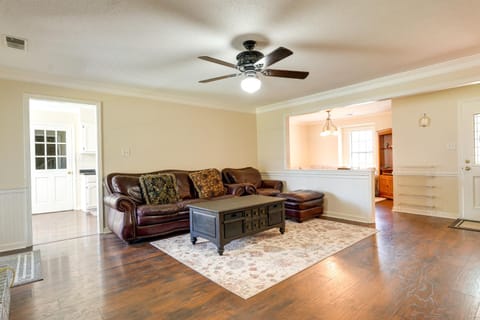 Southaven Vacation Rental about 10 Mi to Graceland! Casa in Southaven