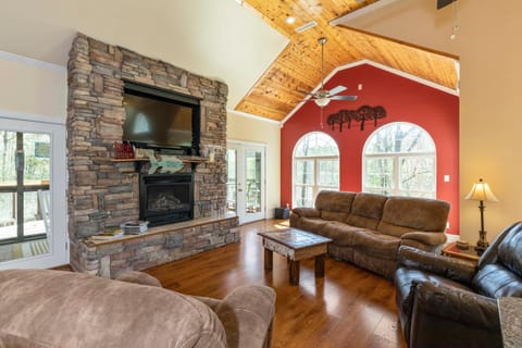 6br 3ba Lake Front Home House in Lake Martin
