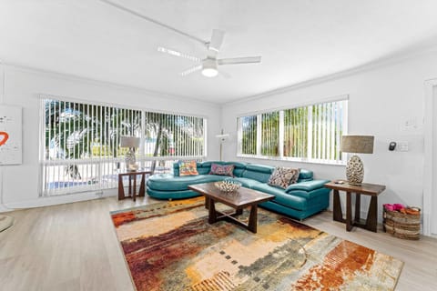 2-min Walk To The Beach! Sleeps 7 - Large 2br2ba #5 Apartment in Lauderdale-by-the-Sea