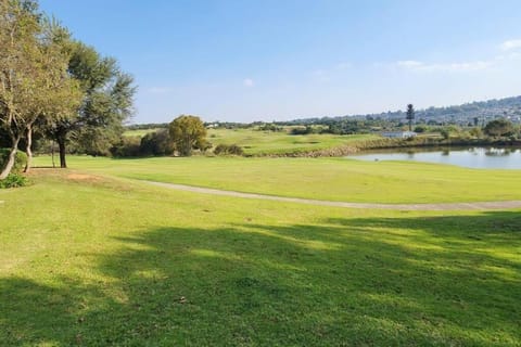 Stunning Golf Course view Apartment in Roodepoort