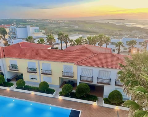 Fantástico T2 vista mar e golfe e terraço privado Apartment in Amoreira