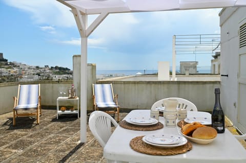 Day, Natural landscape, View (from property/room), Balcony/Terrace, Food and drinks, Sea view