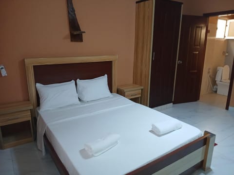 Touraco Suite Hôtel Business Hotel in Mbour