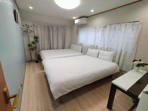 Nishi-Shinjuku 3LDK Apartment in Shibuya