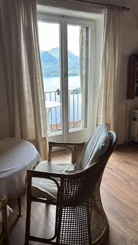 "Sasso Marco" 15 Zimmer-Wohnung mit fantastischem See- & Bergblick Appartement in Ascona