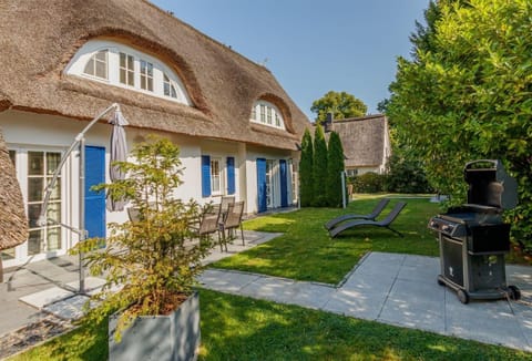 Luxuriöse klimaneutrale Strandvilla mit Indoorpool House in Ostholstein