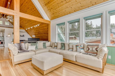 Heavenly Views Haus in White Salmon