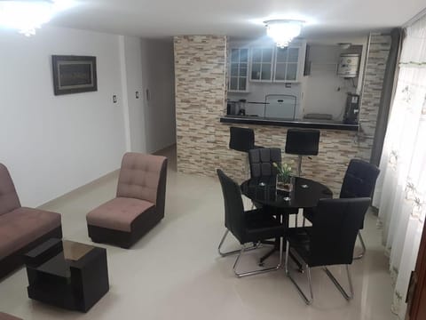 Queen's Residence VIP Apartment in Tacna