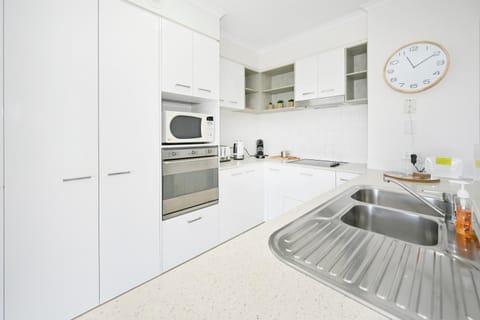 Kitchen or kitchenette, dishwasher, minibar, pet friendly, stove