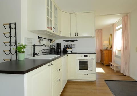 Coffee/tea facilities, Kitchen or kitchenette, dishwasher, pet friendly, stove, toaster