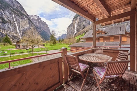 View (from property/room), Balcony/Terrace, Mountain view