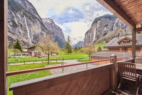 View (from property/room), Balcony/Terrace, Mountain view