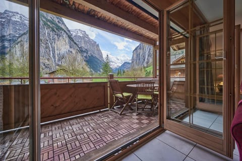 View (from property/room), Balcony/Terrace, Mountain view