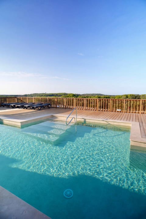 Day, Swimming pool