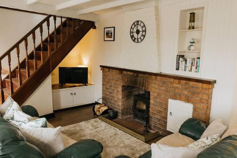 CLIFFE COTTAGE - Countryside Cottage in Castleton, Peak District National Park House in Castleton