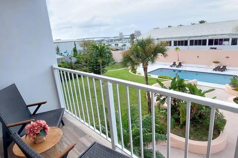 Nassau Harbour Cozy 2 bedroom Condo Apartment in Nassau