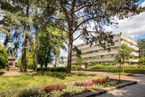 Property building, Day, Natural landscape, Garden, Garden view
