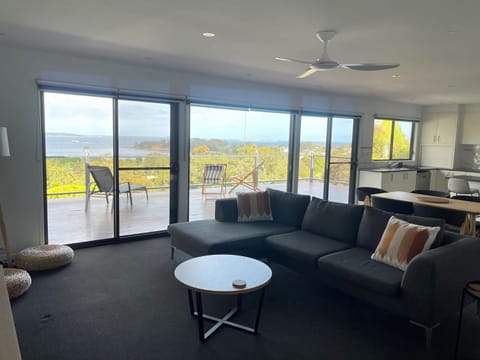 Ocean View Retreat Calga House in Batemans Bay