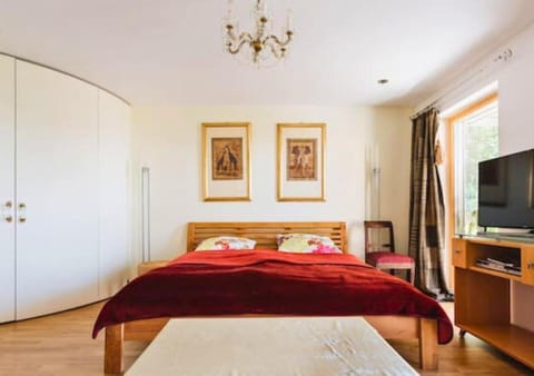 Snug Stays - Traumhafter Seeblick, 2 Zi Apartment, Garten & Terrasse Condo in Herrsching