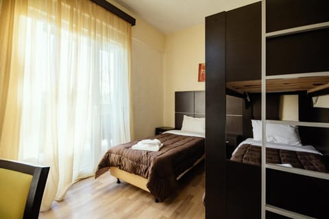 Bed, Photo of the whole room, bunk bed