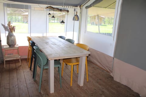 Luxe kamperen bij Procamp4all Luxus-Zelt in Holten