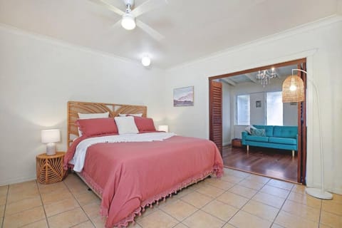 300m to beach*Pets allowed*Boho Beach Shack Condo in Maroochydore