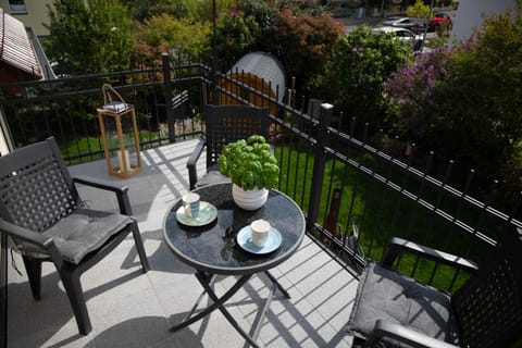 View (from property/room), Balcony/Terrace, Garden view