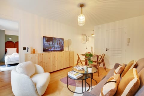 Amazing apartment 4P/1BR with small garden Apartment in Pantin