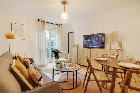 Amazing apartment 4P/1BR with small garden Apartment in Pantin
