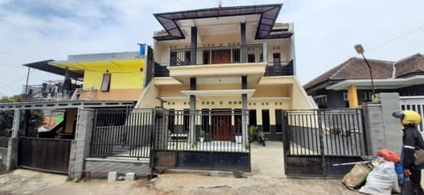 home stay Villa zili Villa in Batu