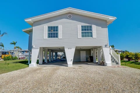 Experience the Best of Island Living House in Estero Island