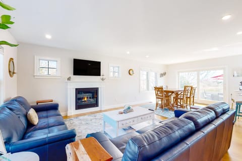 Beachy Keen Home House in West Yarmouth