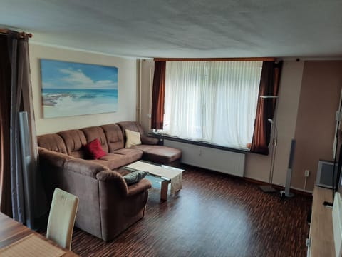 Communal lounge/ TV room, TV and multimedia, Living room, Seating area, Evening entertainment