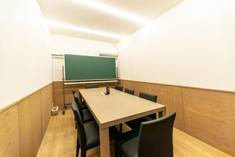 Meeting/conference room