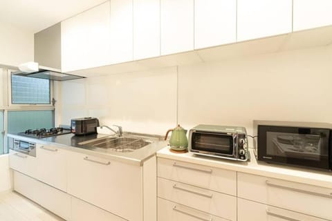 minibar, stove, toaster, kitchen, kitchen