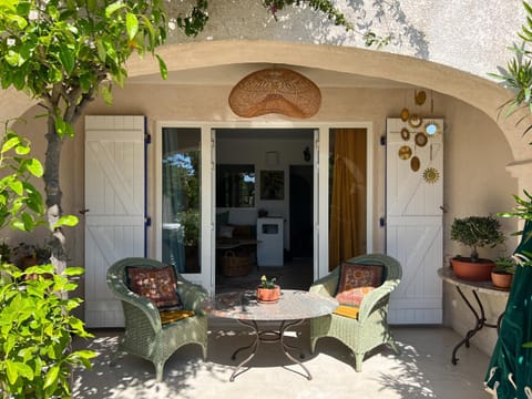 Patio, Balcony/Terrace