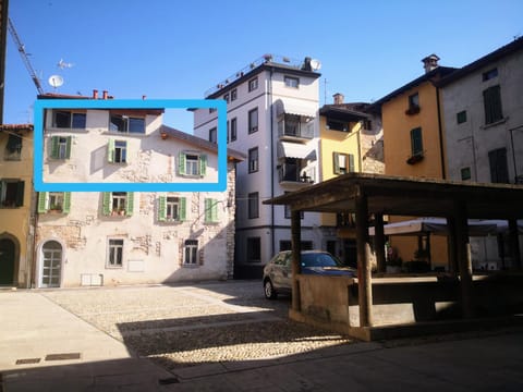 La Piazzetta Apartment in Iseo